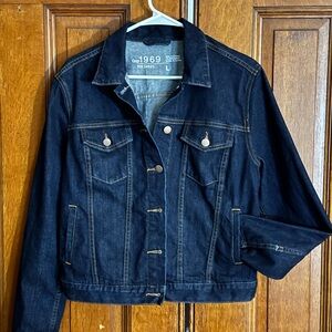 Gap 1969 Women’s Denim Trucker Jacket size L. Indigo Rinse. Jean Jacket.